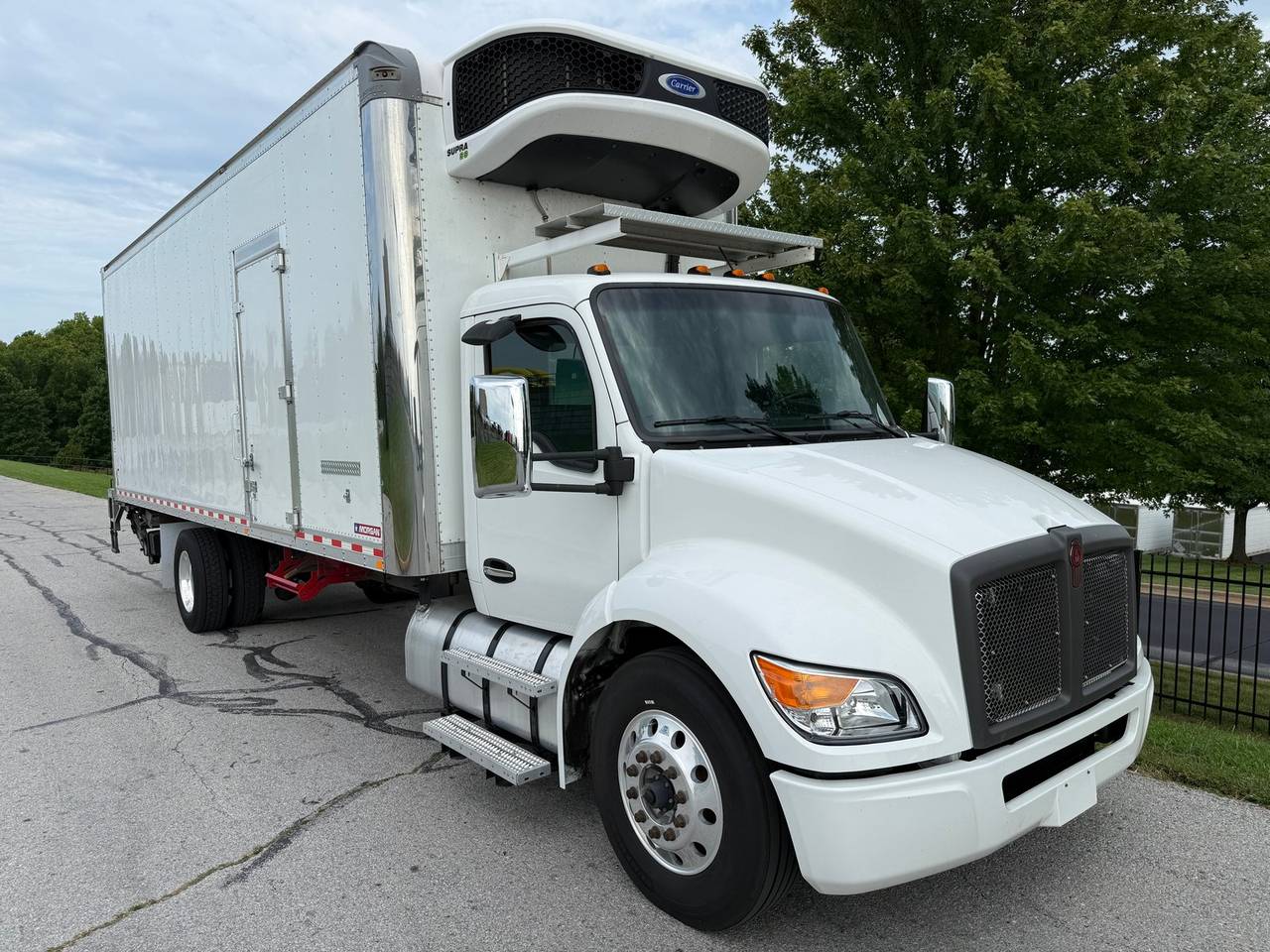 2023 Kenworth T380 Refrigerated Box Truck, exterior photo 1