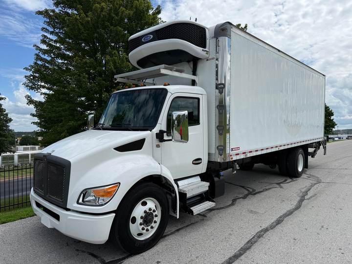 2023 Kenworth T380 Refrigerated Box Truck, exterior photo 2