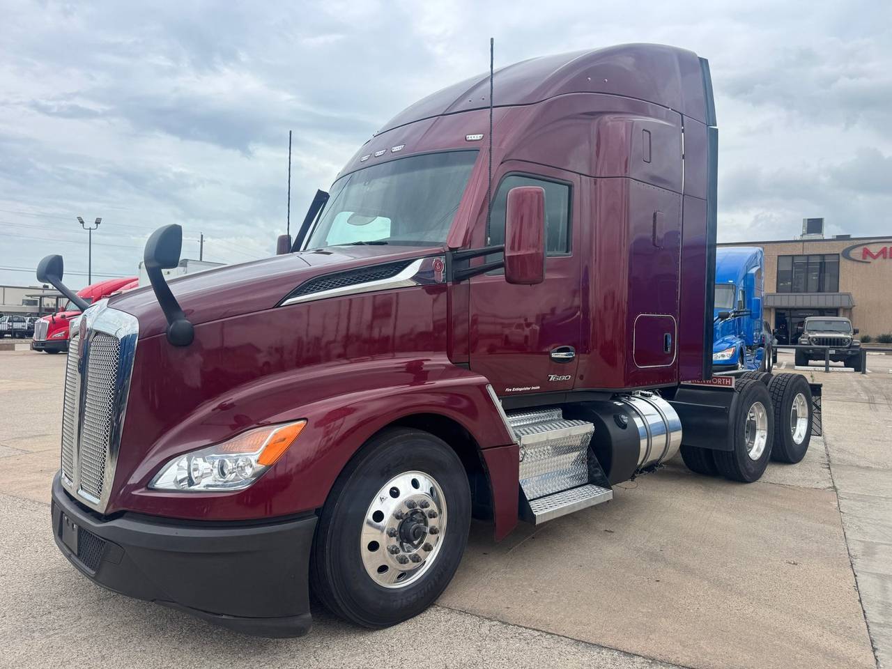 2023 Kenworth T680 52" Mid Roof Sleeper, exterior photo 2