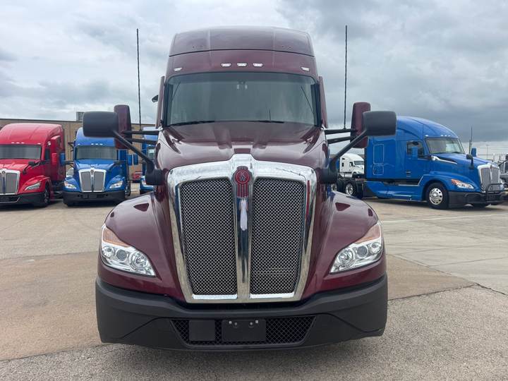 2023 Kenworth T680 52" Mid Roof Sleeper, exterior photo 3