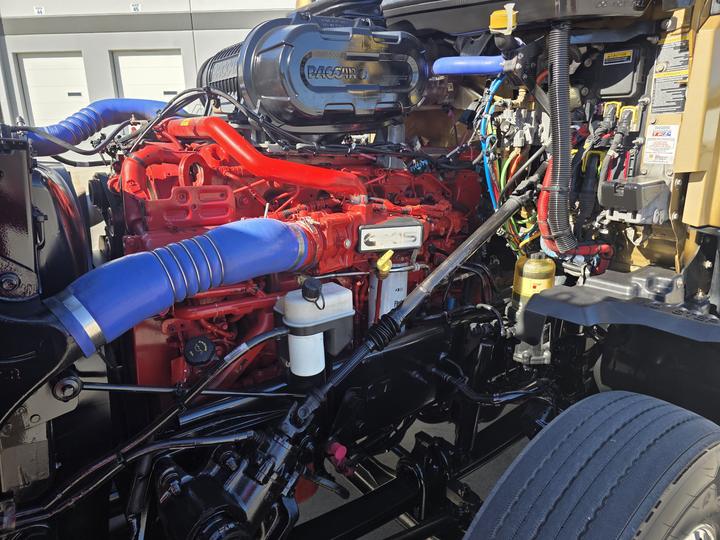 2023 Kenworth T680 76" Sleeper, X15 and 13-Speed, photo 5