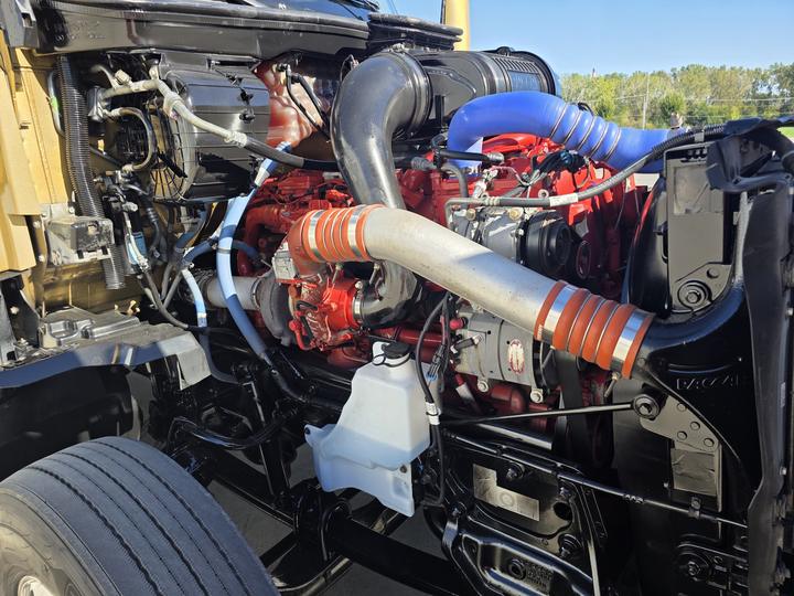 2023 Kenworth T680 76" Sleeper, X15 and 13-Speed, photo 6