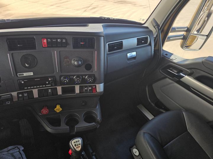 2023 Kenworth T680 76" Sleeper, X15 and 13-Speed, photo 8