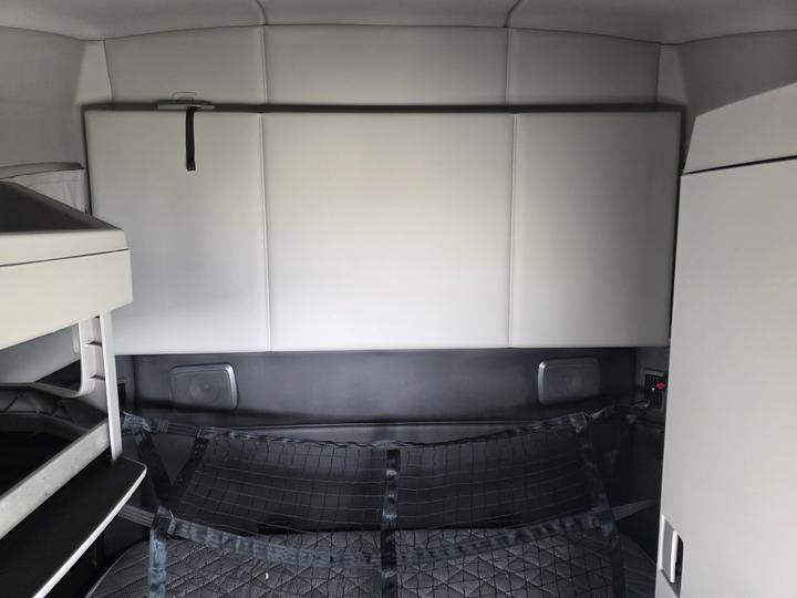2023 Kenworth T680 76" Sleeper, X15 and 13-Speed, photo 10