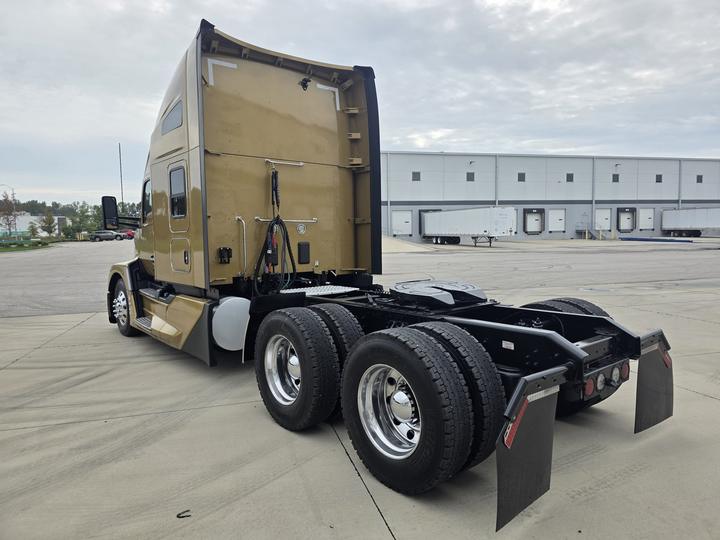 2023 Kenworth T680 76" Sleeper, 13-Speed Manual, rear 3/4 driver side