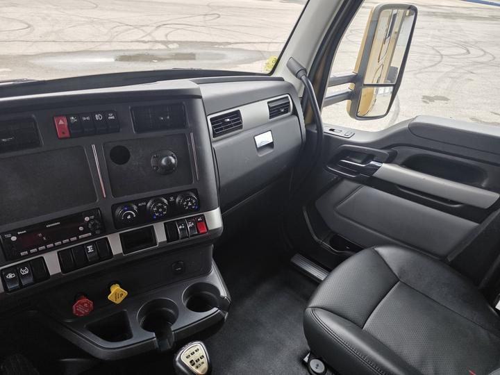 2023 Kenworth T680 76" Sleeper, 13-Speed Manual, dash