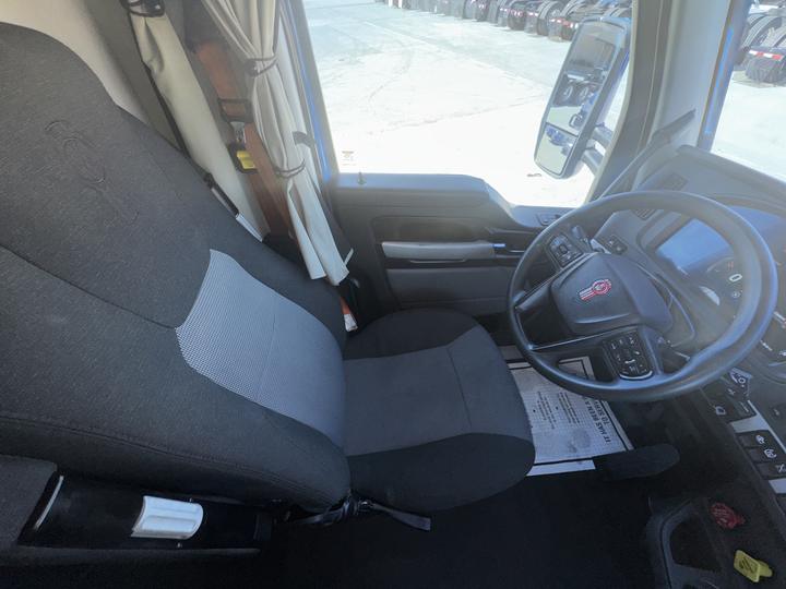 2023 Kenworth T680 76" Sleeper with APU, photo 6
