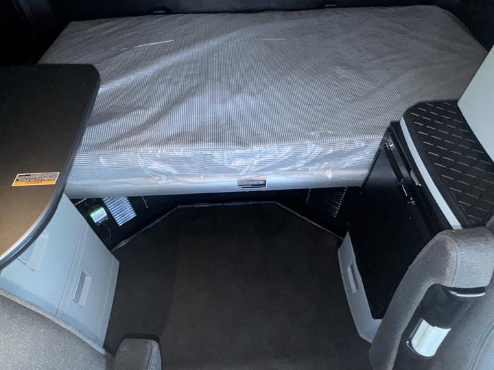 2023 Kenworth T680 76" Sleeper with APU, photo 9