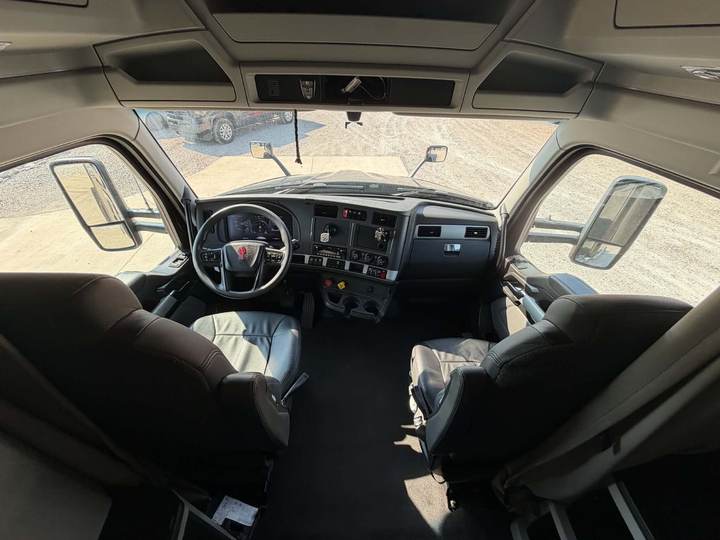 2023 Kenworth T680 76" Mid Roof Sleeper, interior photo 6
