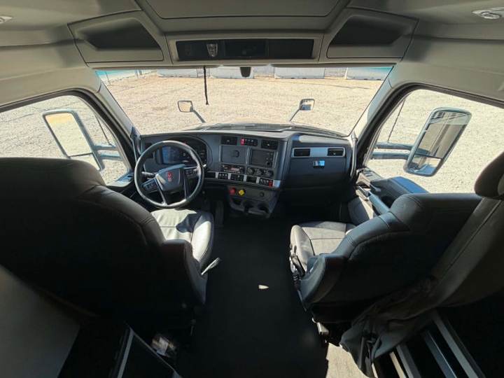 2023 Kenworth T680 76" Mid Roof Sleeper, interior photo 7