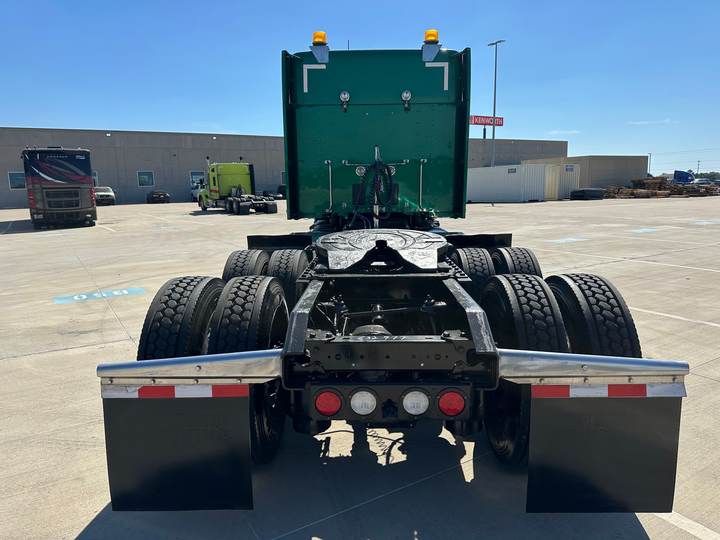 2023 Kenworth T680 76" Mid Roof Sleeper, exterior photo 3