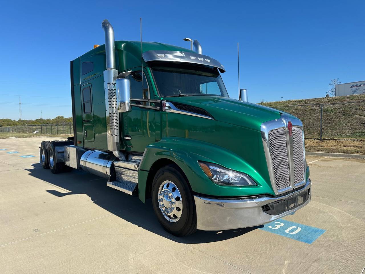 2023 Kenworth T680 76" Mid Roof Sleeper, exterior photo 1