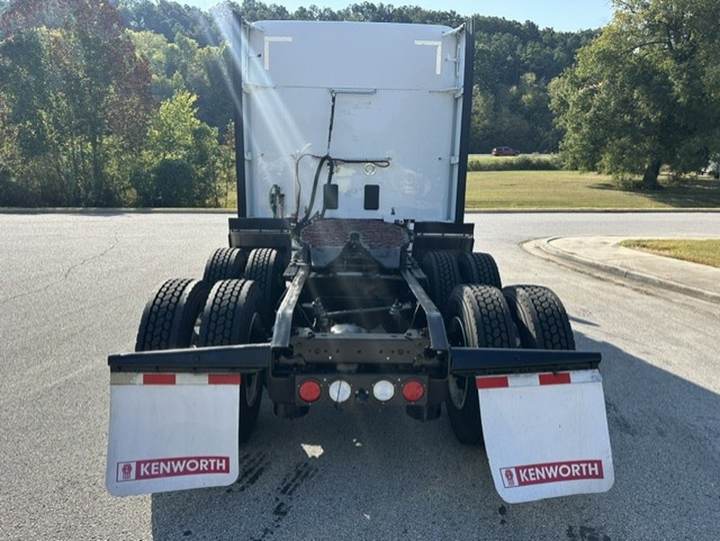 2023 Kenworth T680 76" Mid Roof Sleeper, exterior photo 3