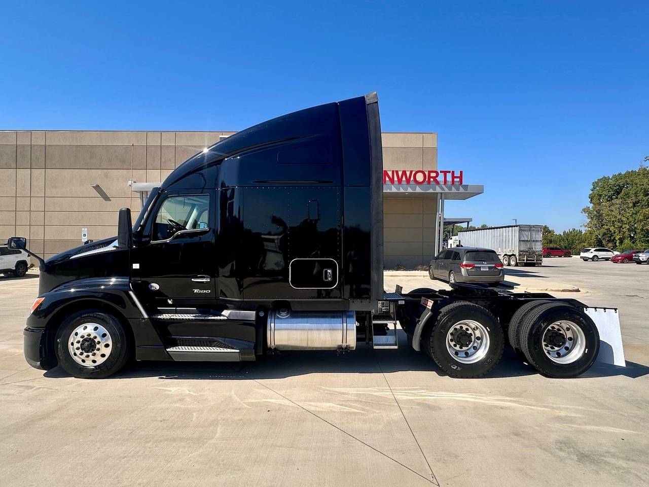 2023 Kenworth T680 76" Raised Roof Sleeper, exterior photo 1