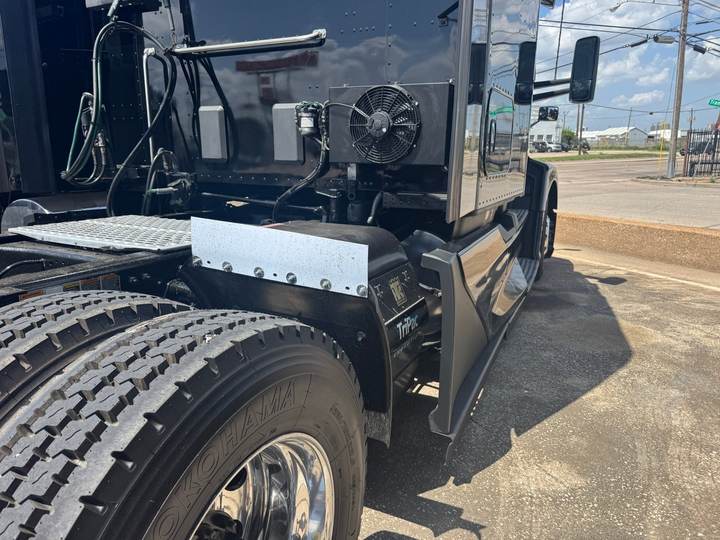2023 Kenworth T680 76" Raised Roof Sleeper, exterior photo 2
