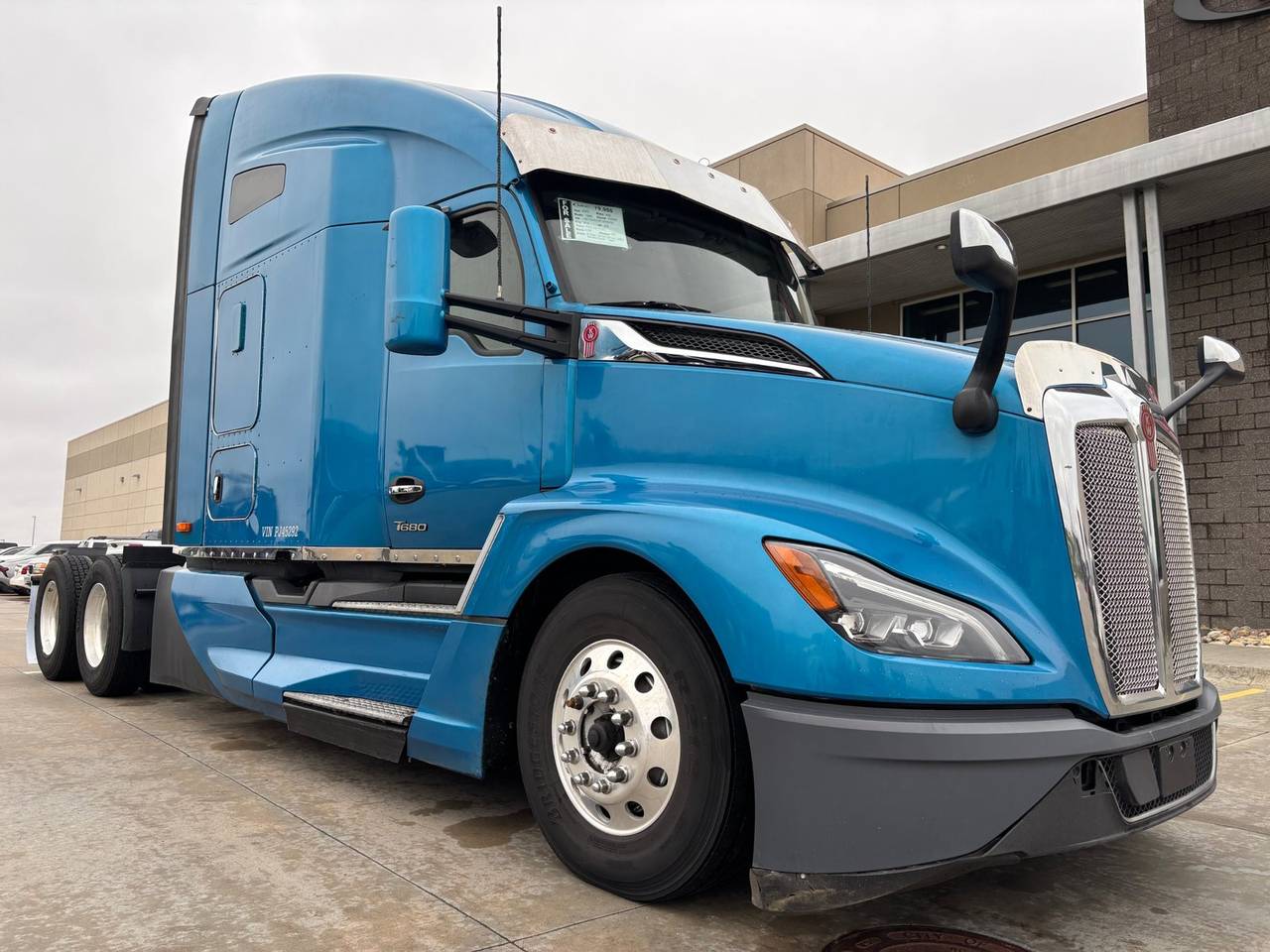 2023 Kenworth T680 76" Raised Roof Sleeper, exterior photo 1