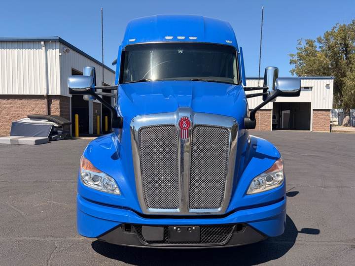 2023 Kenworth T680 76" Raised Roof Sleeper, exterior photo 2