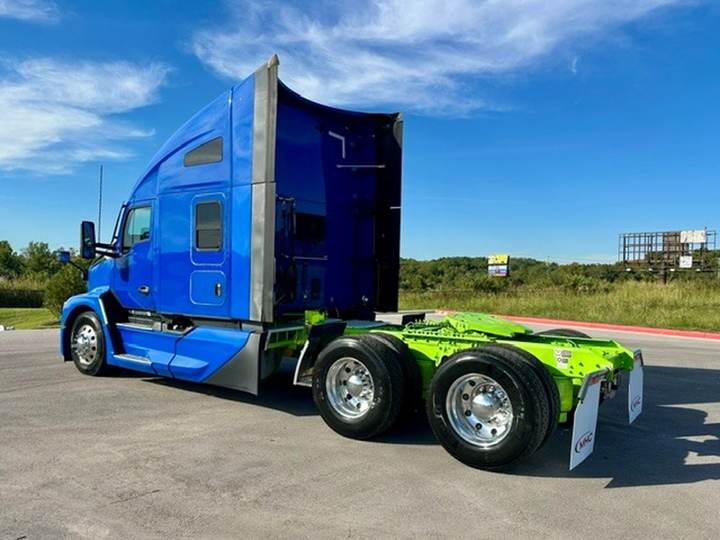 2023 Kenworth T680 76" Raised Roof Sleeper, exterior photo 6