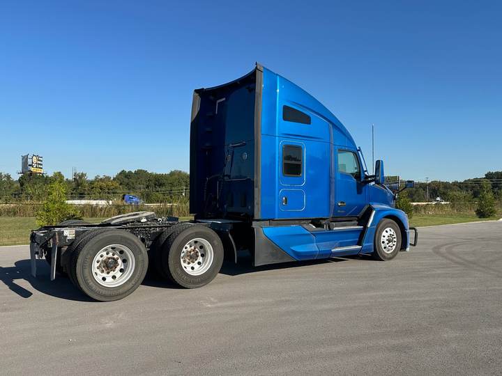 2023 Kenworth T680 76" Raised Roof Sleeper, exterior photo 6