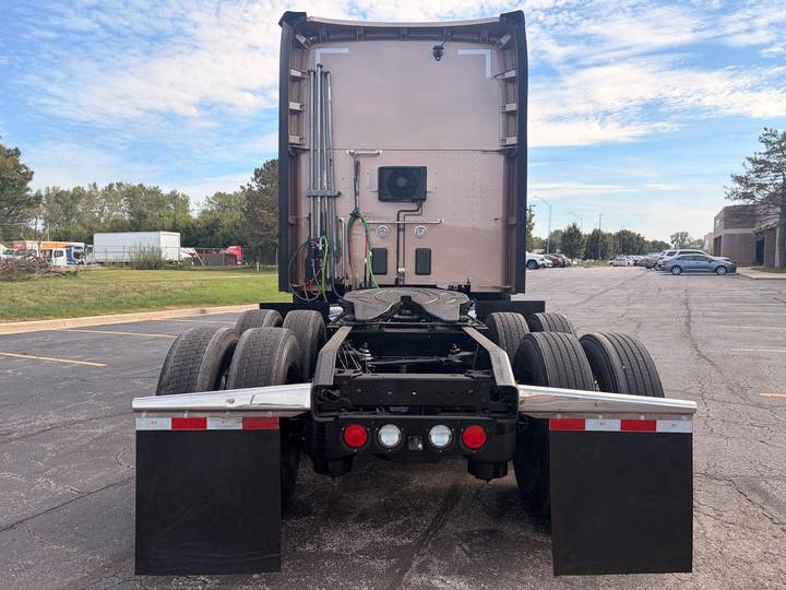 2023 Kenworth T680 76" Raised Roof Sleeper, exterior photo 4