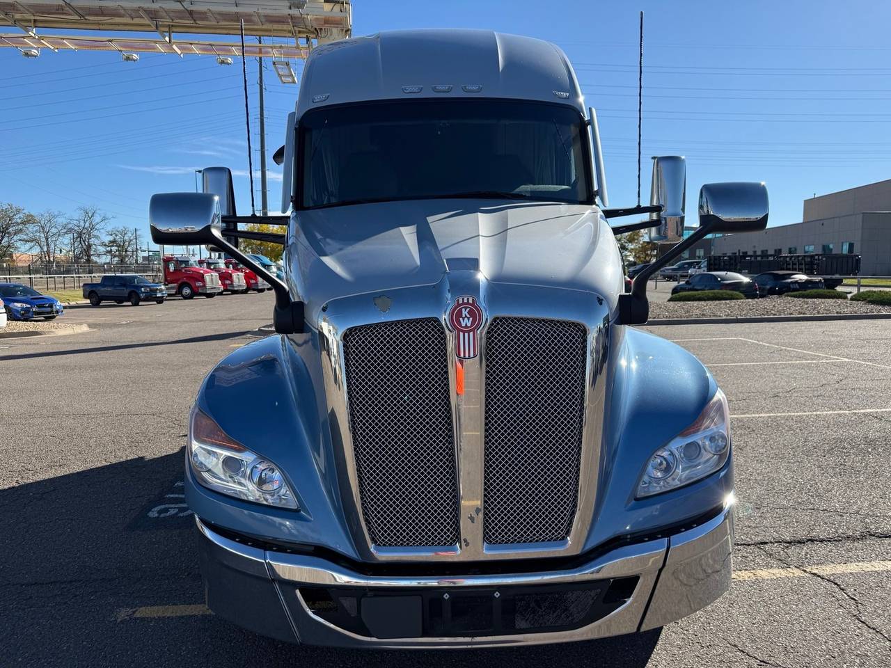 2023 Kenworth T680 76" Raised Roof Sleeper, exterior photo 2