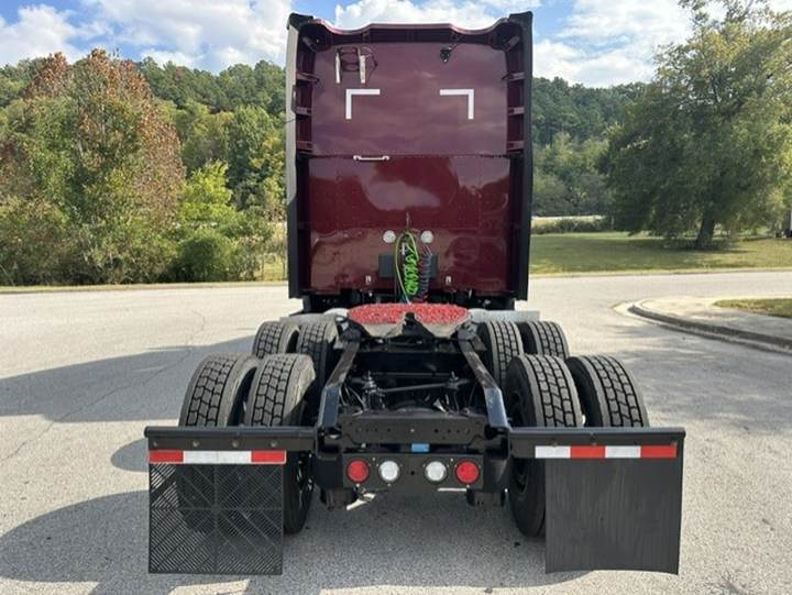2023 Kenworth T680 76" Raised Roof Sleeper, exterior photo 3