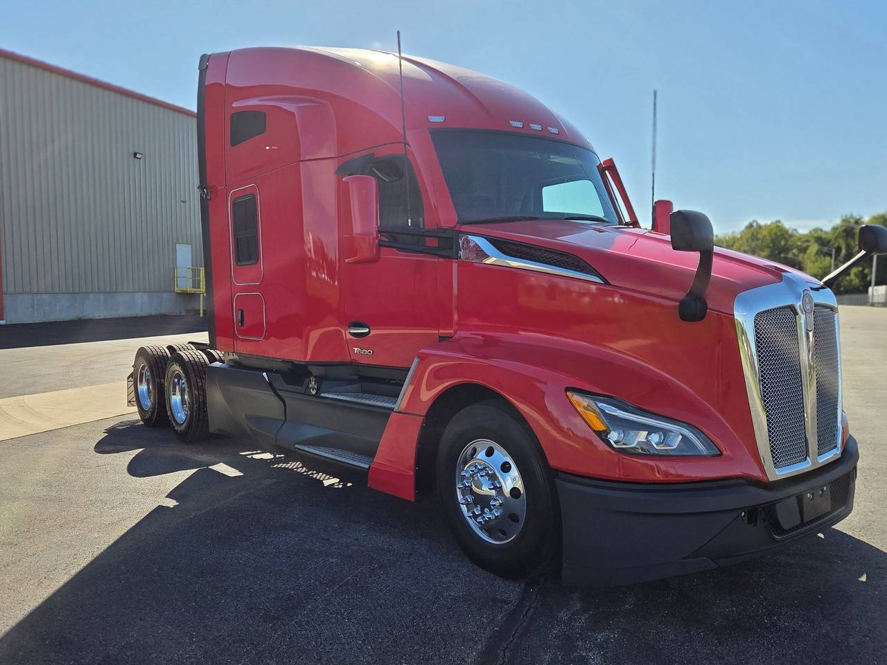 2023 Kenworth T680 76" Raised Roof Sleeper, exterior photo 1