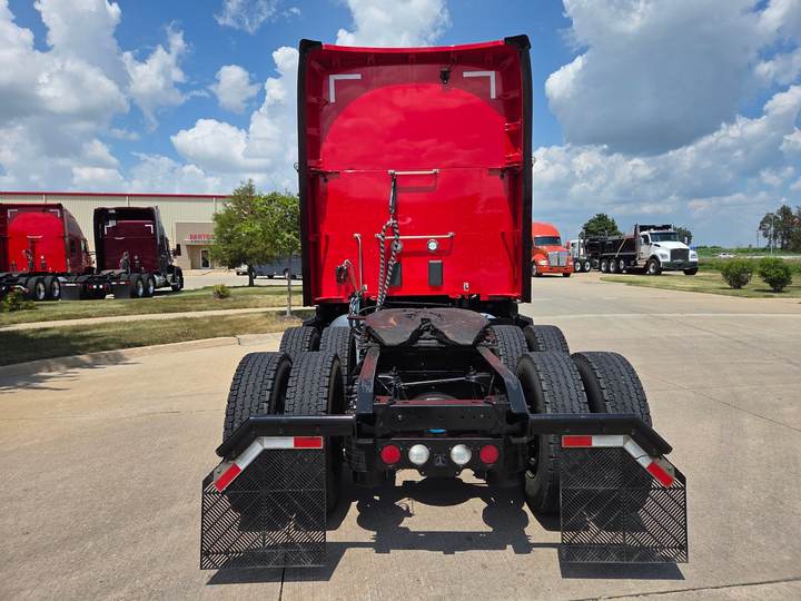 2023 Kenworth T680 76" Raised Roof Sleeper, exterior photo 3