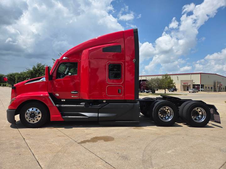 2023 Kenworth T680 76" Raised Roof Sleeper, exterior photo 4