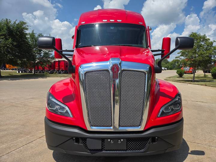 2023 Kenworth T680 76" Raised Roof Sleeper, exterior photo 6