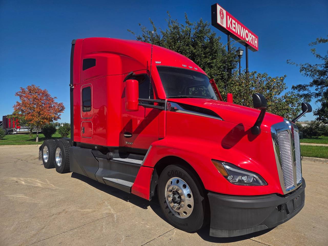 2023 Kenworth T680 76" Raised Roof Sleeper, exterior photo 1