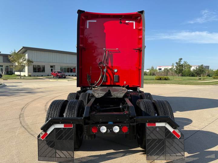 2023 Kenworth T680 76" Raised Roof Sleeper, exterior photo 3