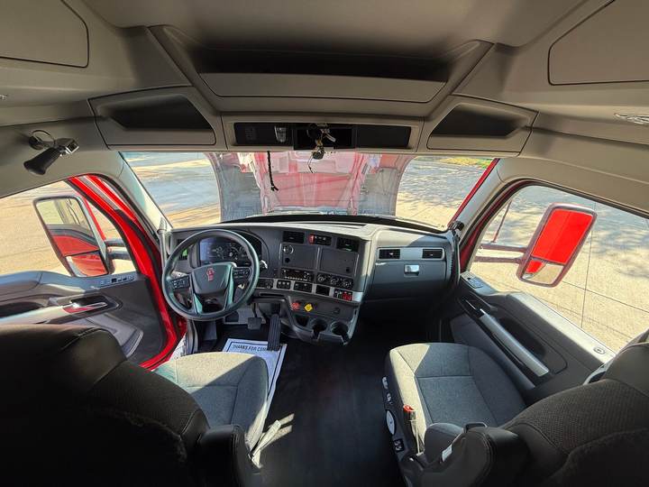 2023 Kenworth T680 76" Raised Roof Sleeper, interior photo 7