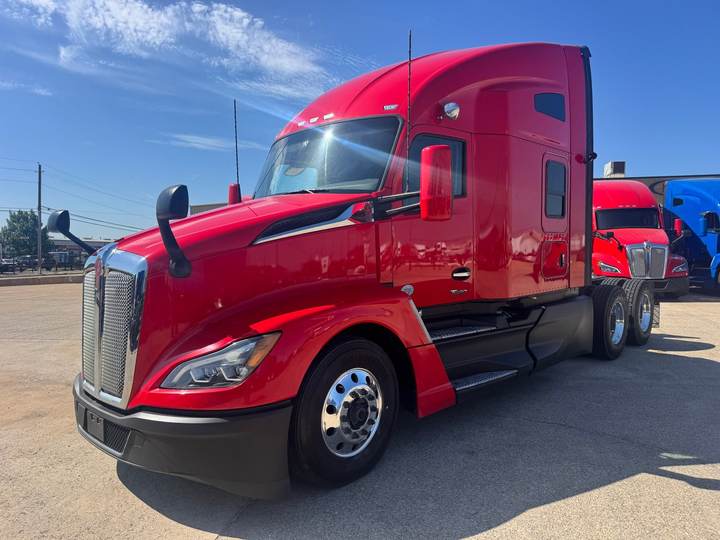 2023 Kenworth T680 76" Raised Roof Sleeper, exterior photo 2