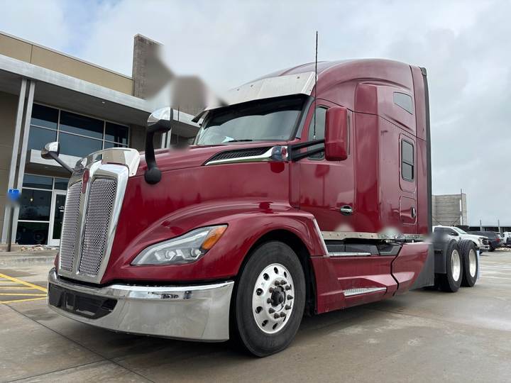 2023 Kenworth T680 76" Raised Roof Sleeper, exterior photo 1