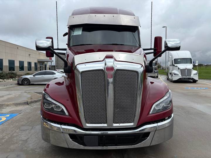 2023 Kenworth T680 76" Raised Roof Sleeper, exterior photo 6