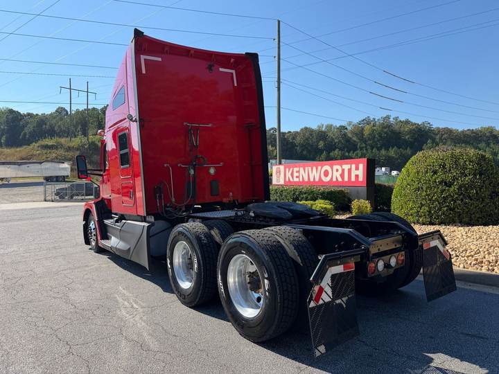 2023 Kenworth T680 76" Raised Roof Sleeper, exterior photo 3