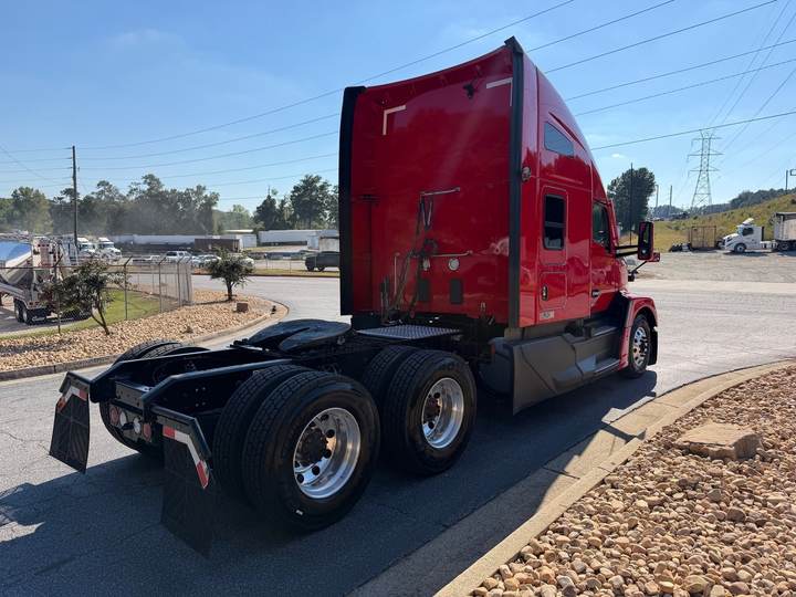 2023 Kenworth T680 76" Raised Roof Sleeper, exterior photo 5