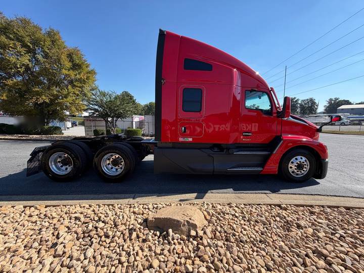 2023 Kenworth T680 76" Raised Roof Sleeper, exterior photo 6