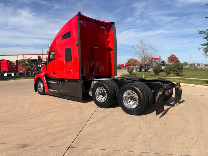 2023 Kenworth T680 76" Raised Roof Sleeper, exterior photo 3