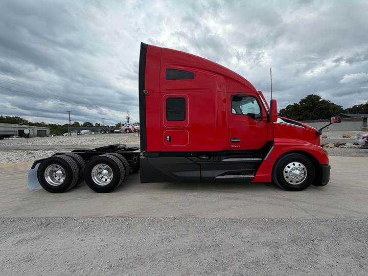 2023 Kenworth T680 76" Raised Roof Sleeper, exterior photo 2