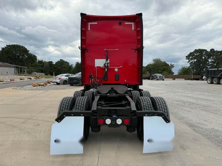 2023 Kenworth T680 76" Raised Roof Sleeper, exterior photo 4