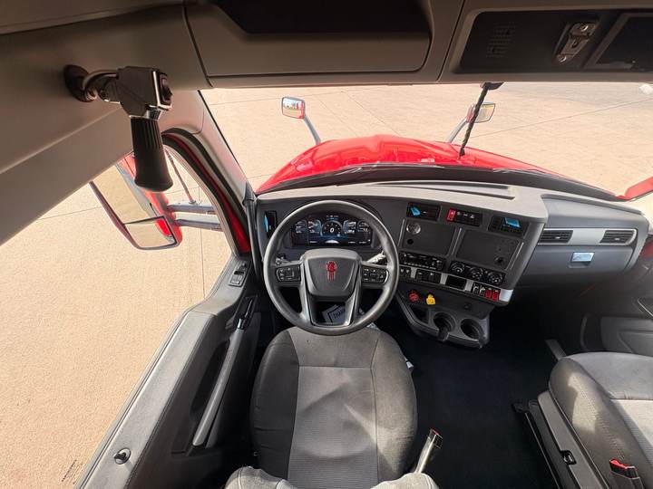 2023 Kenworth T680 76" Raised Roof Sleeper, interior photo 7