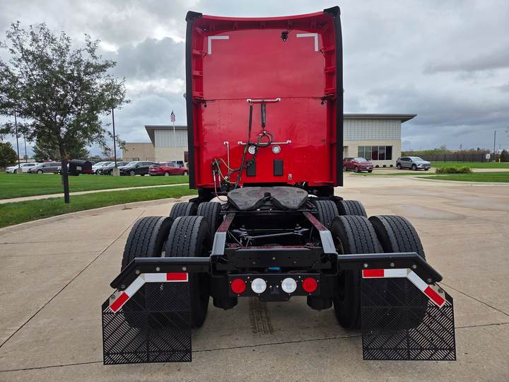 2023 Kenworth T680 76" Raised Roof Sleeper, exterior photo 3