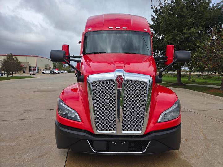 2023 Kenworth T680 76" Raised Roof Sleeper, exterior photo 6