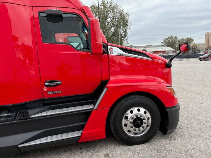 2023 Kenworth T680 76" Raised Roof Sleeper, exterior photo 3