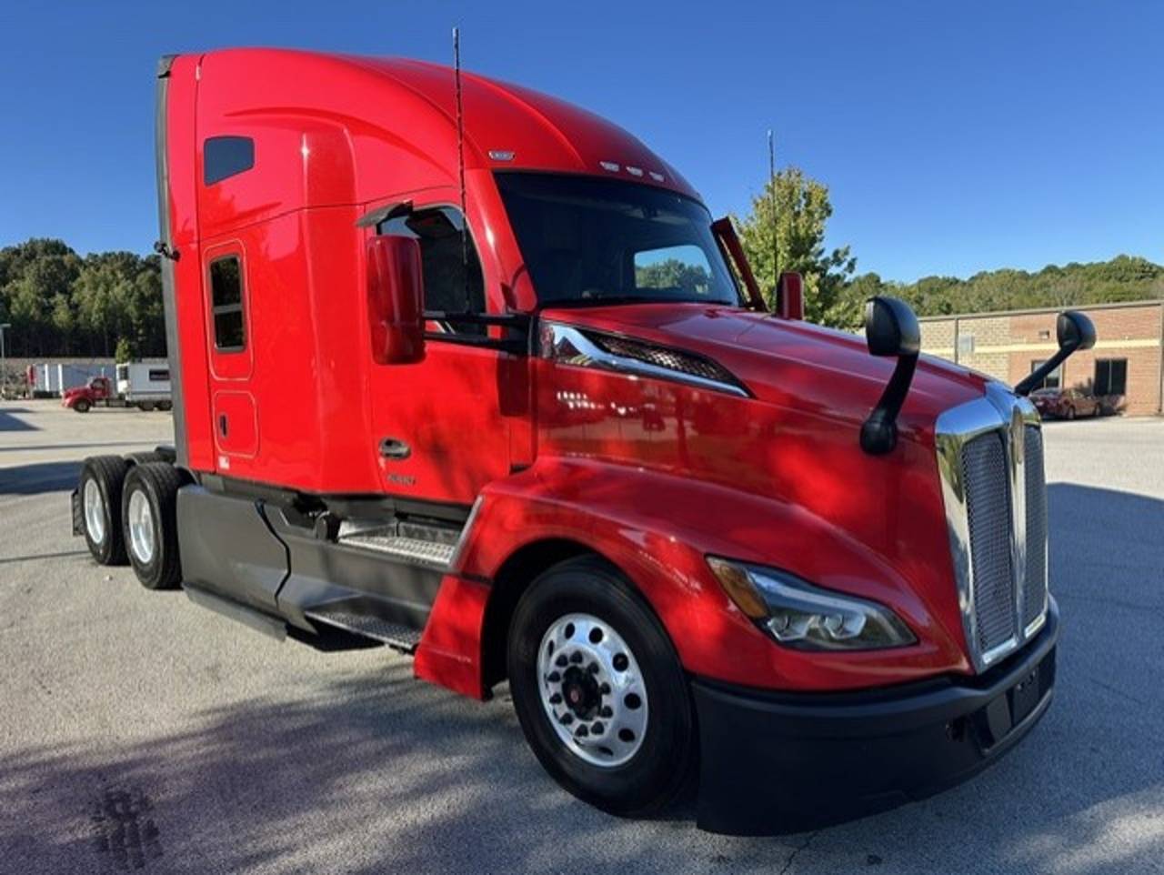 2023 Kenworth T680 76" Raised Roof Sleeper, exterior photo 1