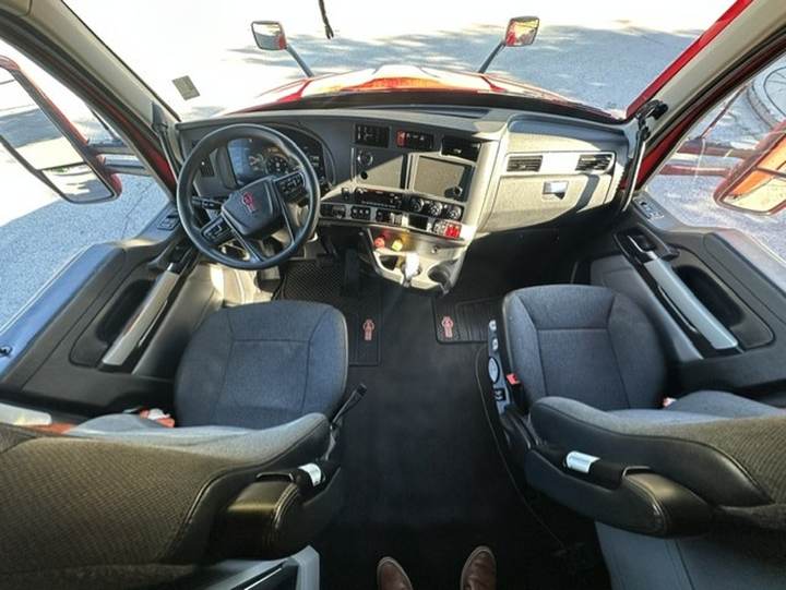 2023 Kenworth T680 76" Raised Roof Sleeper, interior photo 6