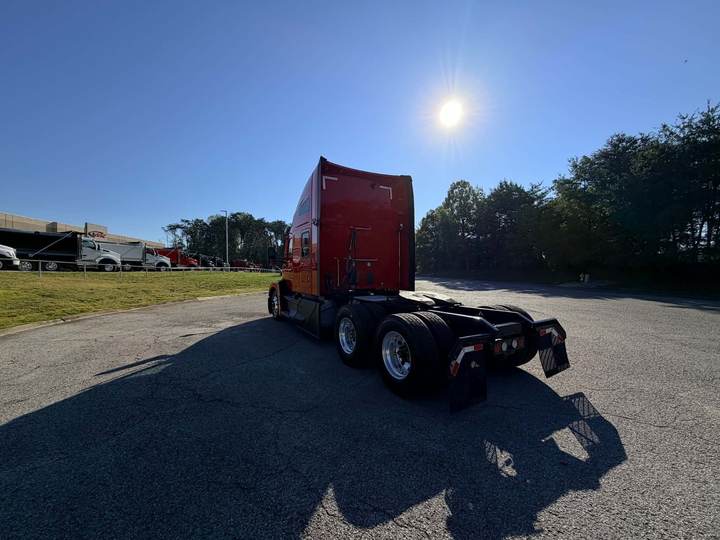 2023 Kenworth T680 76" Raised Roof Sleeper, exterior photo 3