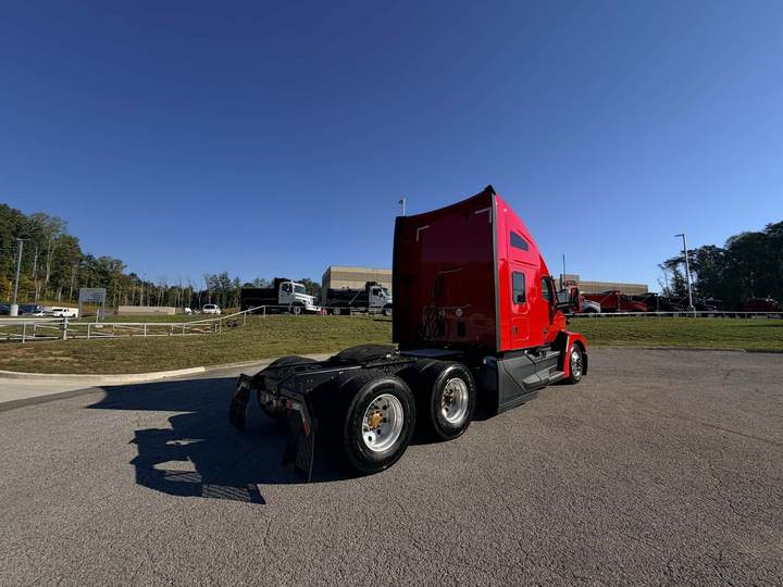 2023 Kenworth T680 76" Raised Roof Sleeper, exterior photo 4